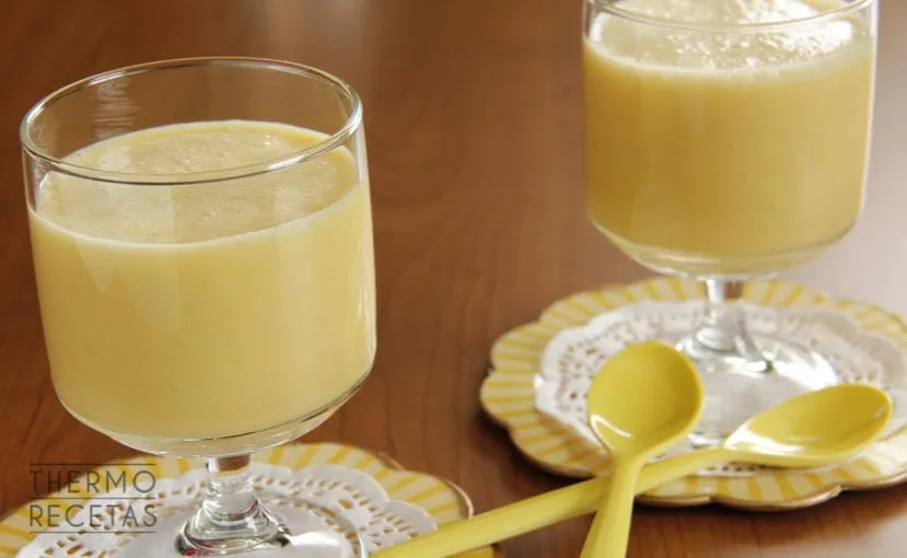 Batido de naranja y plátano: receta fácil y beneficios sorprendentes