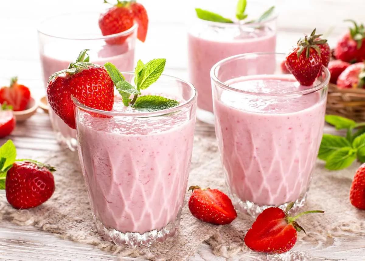 Cómo hacer batido de fresa delicioso y saludable en minutos