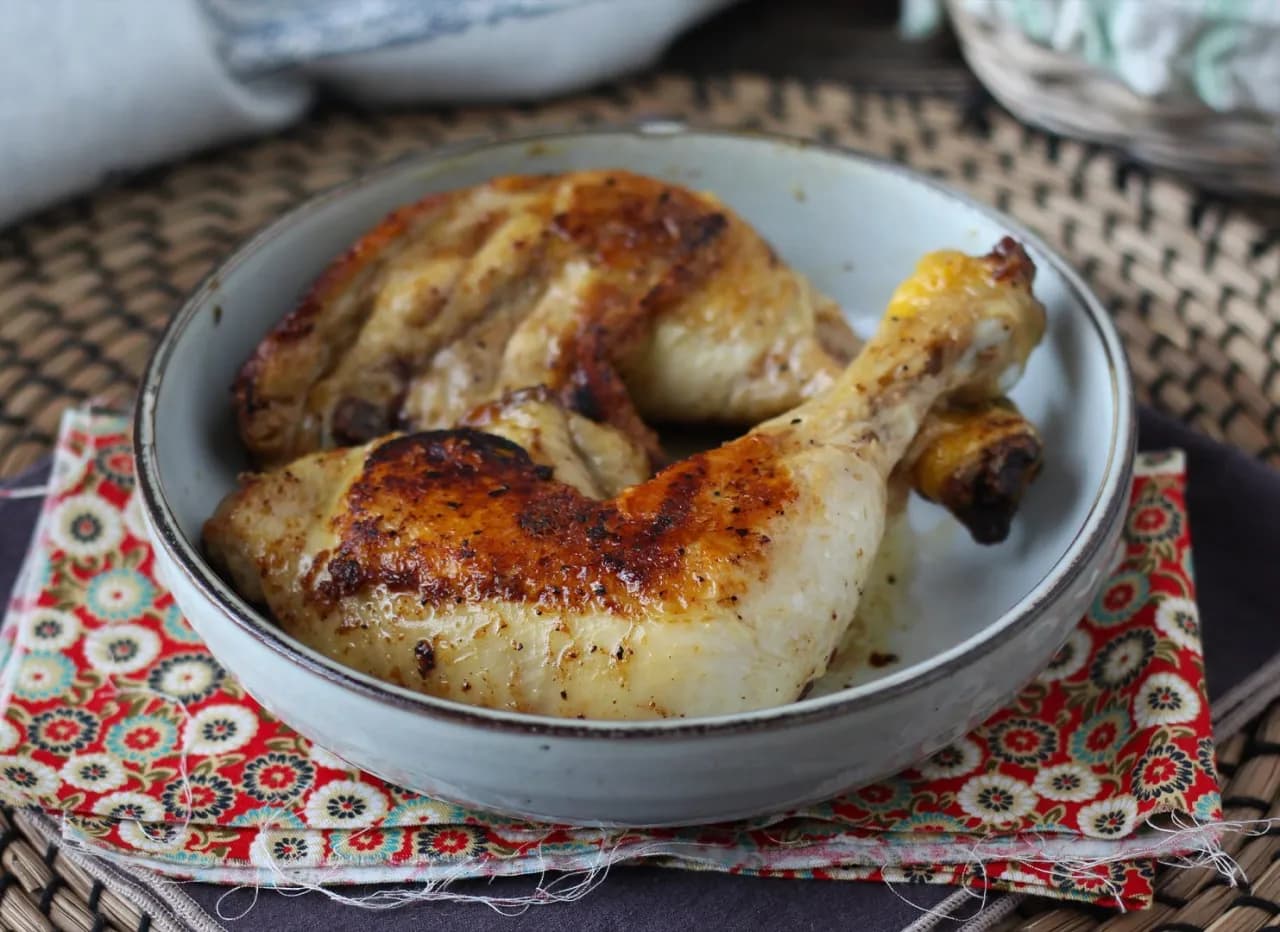 Cómo freír muslos de pollo en sartén para un resultado crujiente